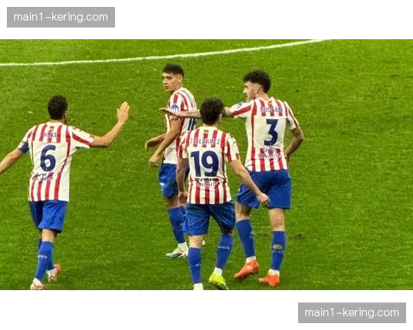 马竞33%控球率主场负巴萨，中场控制力下滑明显