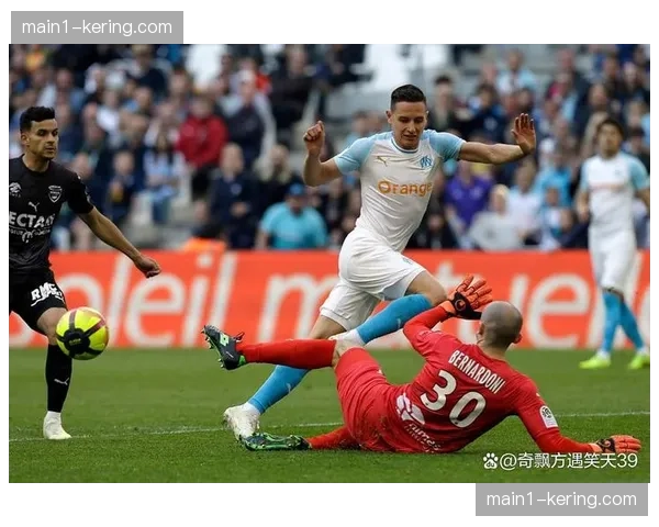 洛里昂抓住马赛进攻效率低下弱点，防守反击战术执行到位